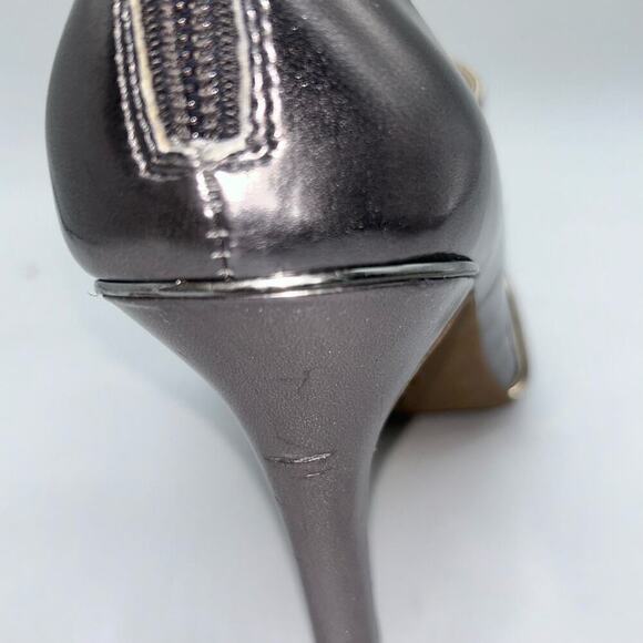 Alfani‎ Step N Flex Heels Womens 10M Dark Pewter Gold Straps Siennahp Pumps NEW - Picture 8 of 15